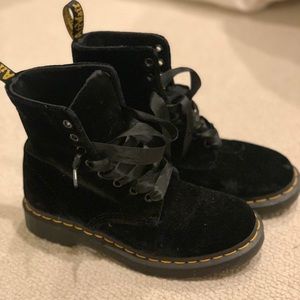 Dr. martens 1460 velvet with silk laces
